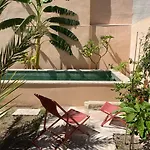 Junqueira Gardens - Casa Antiga Jardim E Piscina Villa *