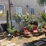 Junqueira Gardens - Casa Antiga Jardim E Piscina Villa *