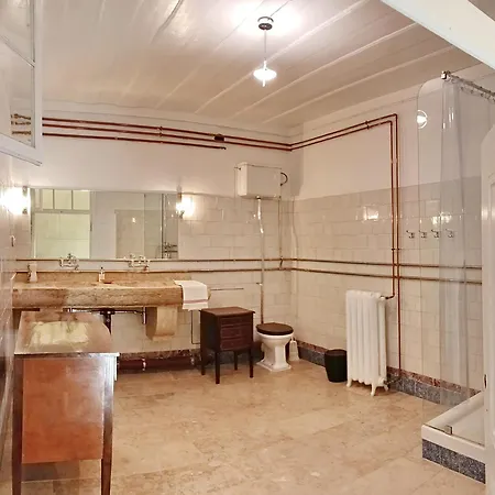 Junqueira Gardens - Casa Antiga Jardim E Piscina וילה