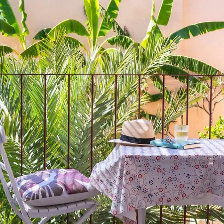 Junqueira Gardens - Casa Antiga Jardim E Piscina וילה