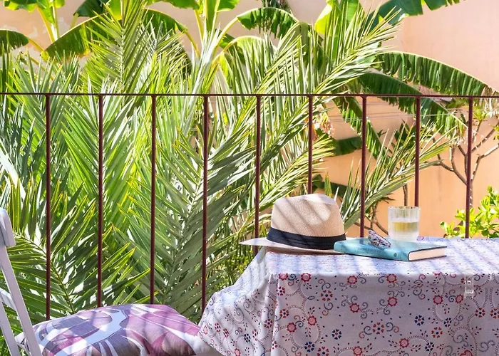 Junqueira Gardens - Casa Antiga Jardim E Piscina וילה