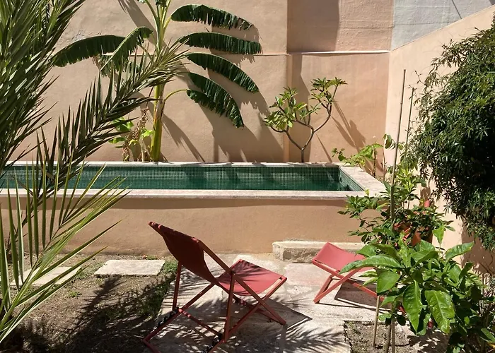 Junqueira Gardens - Casa Antiga Jardim E Piscina Villa *