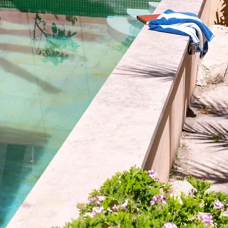 Junqueira Gardens - Casa Antiga Jardim E Piscina Лиссабон